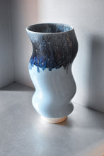 Load image into Gallery viewer, Hana Vase