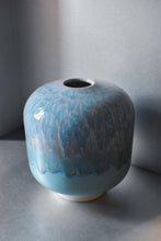 Load image into Gallery viewer, Hana Vase