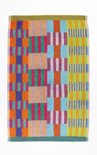 Load image into Gallery viewer, Tulip quilt guest towel duo - #102