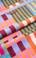 Load image into Gallery viewer, Bath Towel - #81 Tulip Quilt