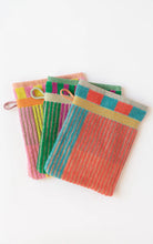 Load image into Gallery viewer, Odds &amp; Ends Tulip Quilt Wash Cloth Trio Foekje Fleur - 13