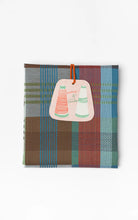 Load image into Gallery viewer, Odds &amp; Ends Towel Foekje Fleur - #128 A1