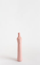 Load image into Gallery viewer, Foekje Fleur - Bottle vase #16 powder